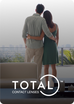 Couple hugging looking panorama and TOTAL contact lenses logo
