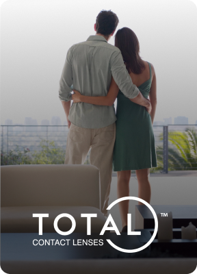 Couple hugging looking panorama and TOTAL contact lenses logo