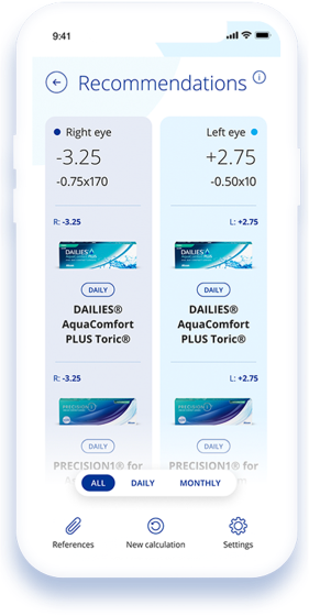 Tela de um smartphone exibindo a interface da calculadora de prescrição do MyAlcon FittingHub, com campos ajustáveis para os valores de prescrição dos olhos direito e esquerdo, incluindo esférico (Sph), cilíndrico (Cyl), eixo (Axis), adição (Add) e BVD. Um botão azul "CALCULATE" está na parte inferior, junto com ícones para referências, novo cálculo e configurações.