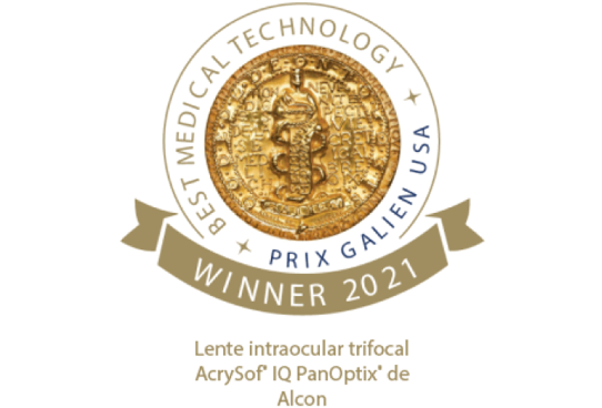 Imagen de una medalla de oro que identifica las lentes intraoculares trifocales AcrySof IQ PanOptix de Alcon como ganadoras del premio Prix Galien USA 2021 a la mejor tecnología médica.