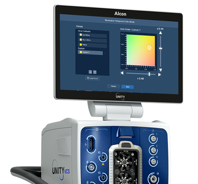 Alcon UNITY VCS-Chirurgiesystem mit Monitor, der erweiterte Farbmodus-Einstellungen auf einem dunkelblauen Hintergrund anzeigt.