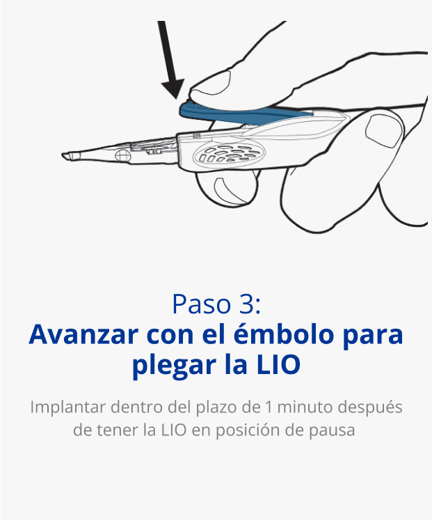 Ilustración de una mano sujetando un sistema inyector AutonoMe. Una flecha negra apunta hacia el dispositivo para indicar un movimiento de pulsar hacia abajo.