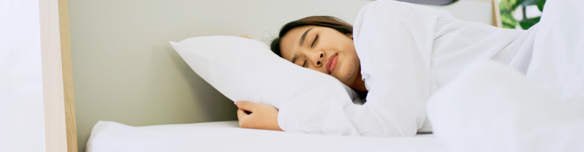 Persona durmiendo en la cama