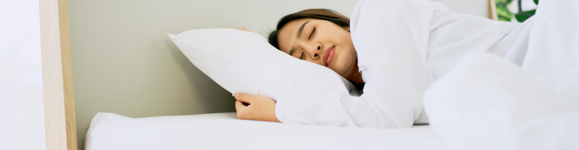 Persona durmiendo en la cama