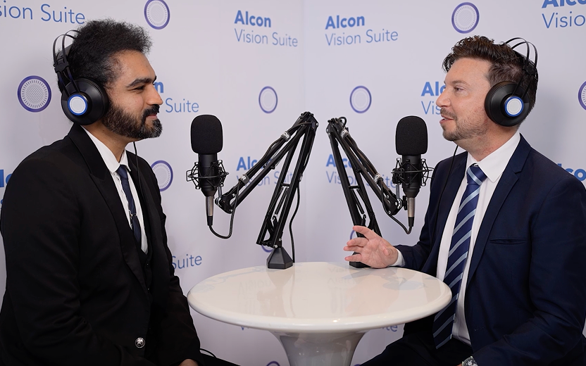Dr. Naren Shetty and Dr. Ben Lahood discussing the Alcon Vision Suite during APAO 2024