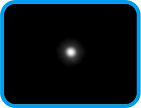 Sfondo nero con una luce intensa al centro che rappresenta la misurazione dell’alone al banco ottico per la IOL Clareon Vivity.