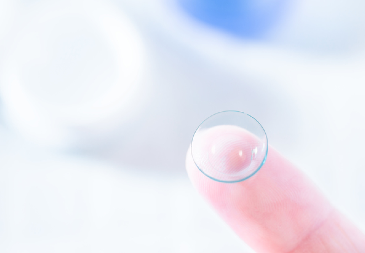 Image of lens on finger